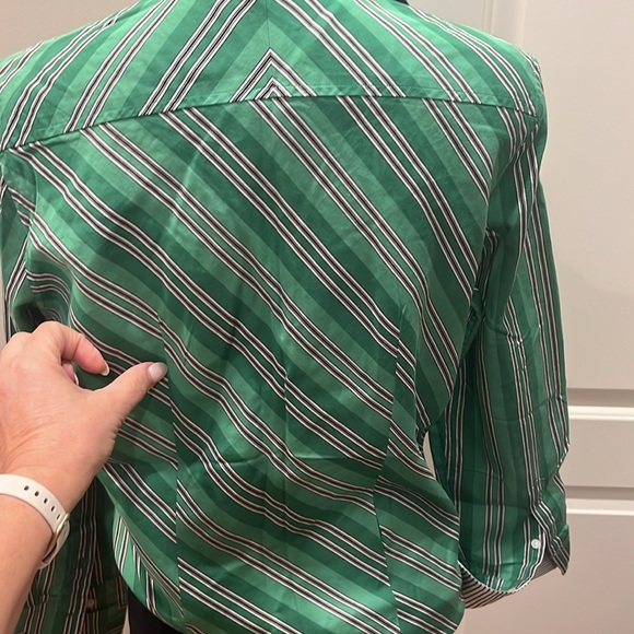 Crisp. Clean. Stylish. 100% cotton with slight polished sheet. Smooth, soft - Picture 4 of 8